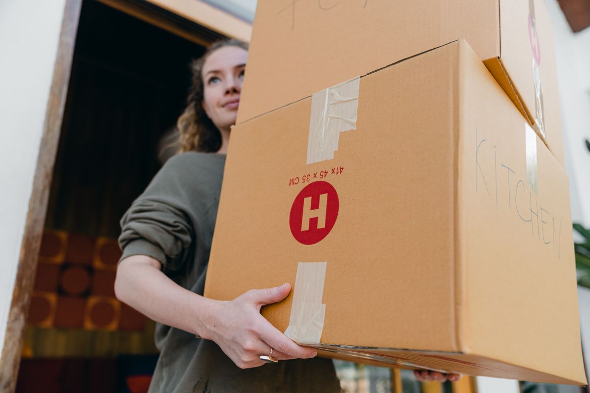 Transport de cartons lors d’un déménagement